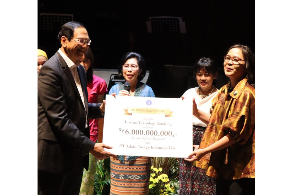 PT Adaro dukung pendidikan ITB melalui donasi dana lestari